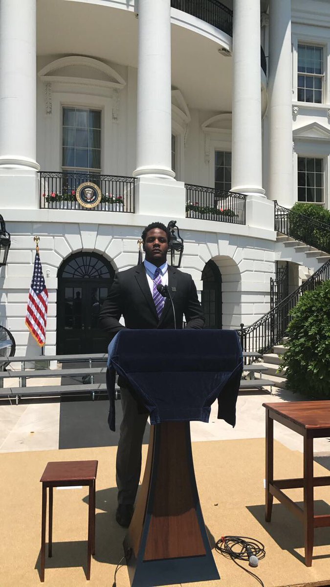xavierkelly22's tweet photo. What a Blessing and honor it was to be able to go to Washington D.C.! Got the chance to tour the Capital, White House and meet the president https://t.co/hxZTTuJL5r
