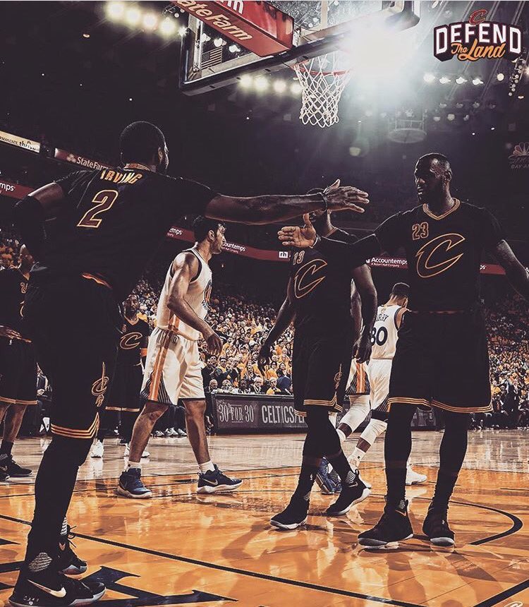 luisfernandeeez's tweet photo. B O S S #NBAFinals2017 @cavs @KyrieIrving and @KingJames https://t.co/1JiS8HHKNT