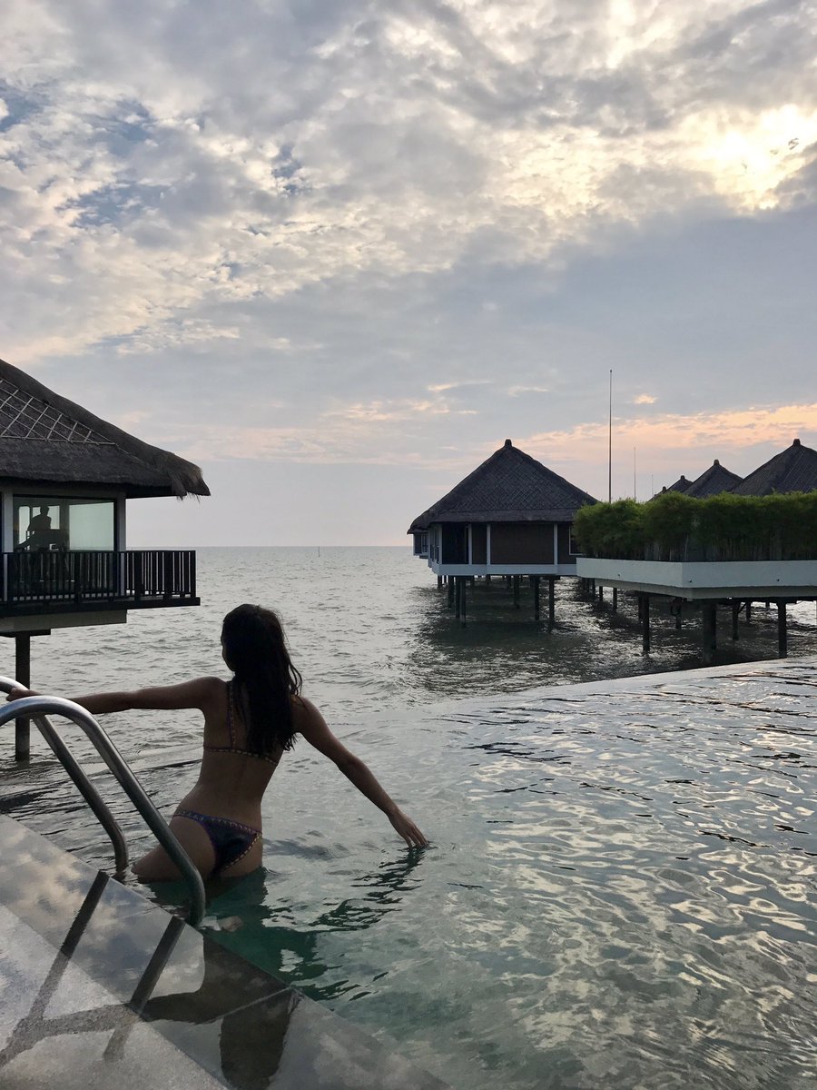 Alythuh's tweet photo. goodmorning from Malaysia ✈️ https://t.co/iFWXil4g4r