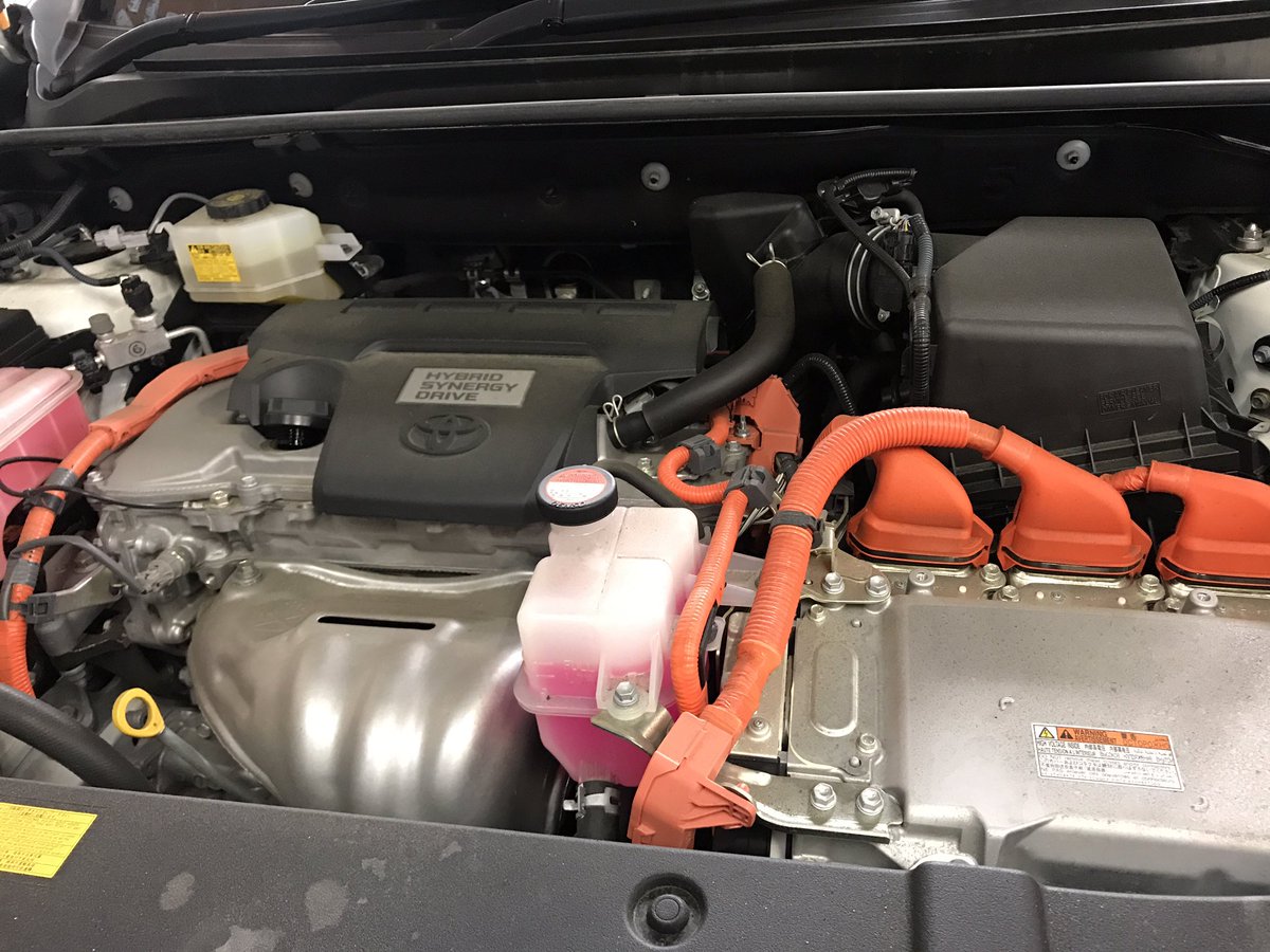 ট ইট র Carmedical Complete 3年3万キロ走行のハイブリッド ノーメンテでオイル交換もしてこなかった ハイブリッドだから エンジン止まって走行するから他の車と比べてオイル交換しなくてもという理屈は通用しません 約4l入るエンジンから抜けて来たオイルの