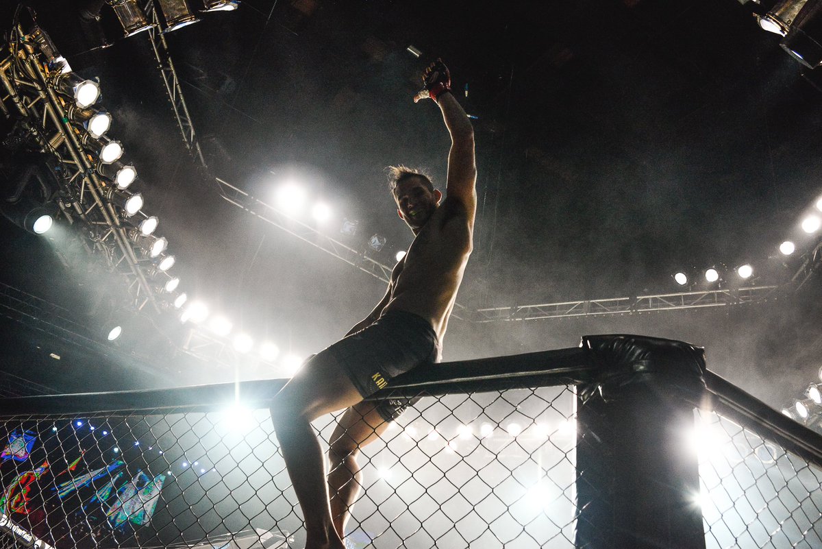 ArenaTourMMA's tweet photo. Un poco de lo que fue #ArenaTour con @emilianosordi implacable, el 1er Ko de @elmologonzalez y el empate de @javioyarzabal, y mucho más. https://t.co/tWD3FX6OhI