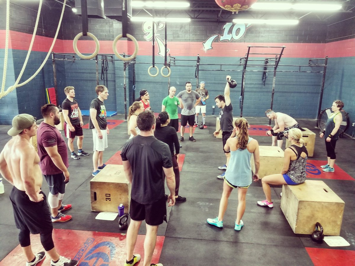 CrossFitHD's tweet image. Monday Night Snatches with the Irish
#kettlebell #kbsnatch #thephenom #YouLookBetterInHD #Dunwoody #Brookhaven #Chamblee