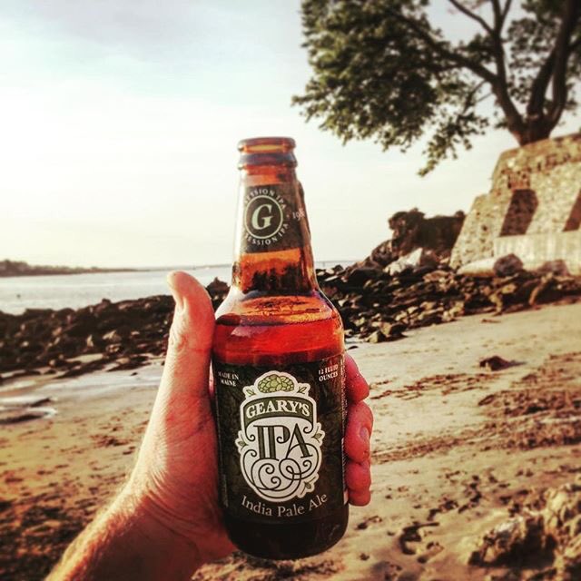 gearybrewing's tweet photo. Cheers, everyone. 

#gearys #ipa #summer #maine #craftbeer #sandbetweenmytoes https://t.co/oAipbIEfw4