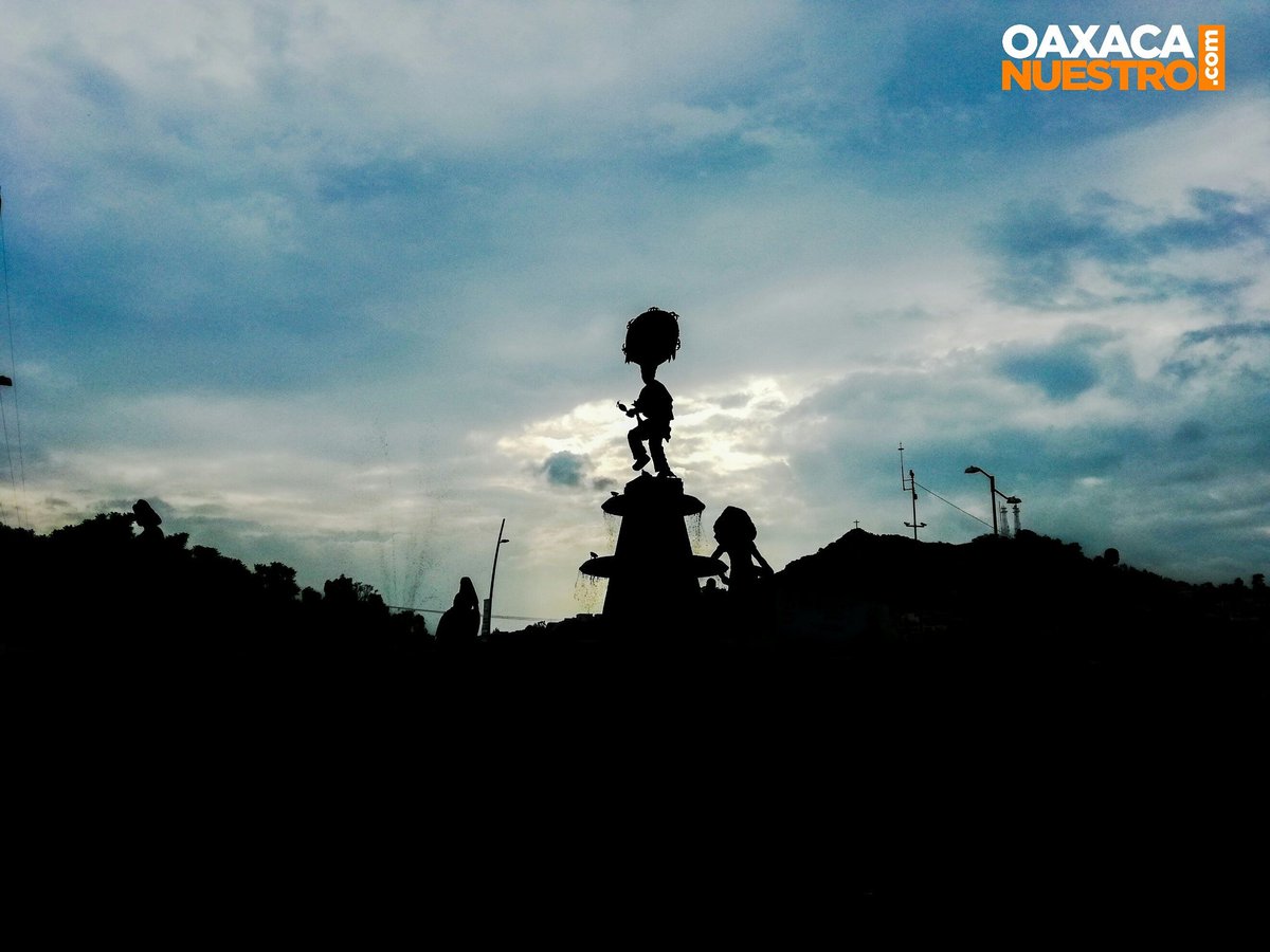 oaxagenios's tweet photo. Cayó la tarde en #Oaxaca #México #FelizLunes https://t.co/UpSVK78P87