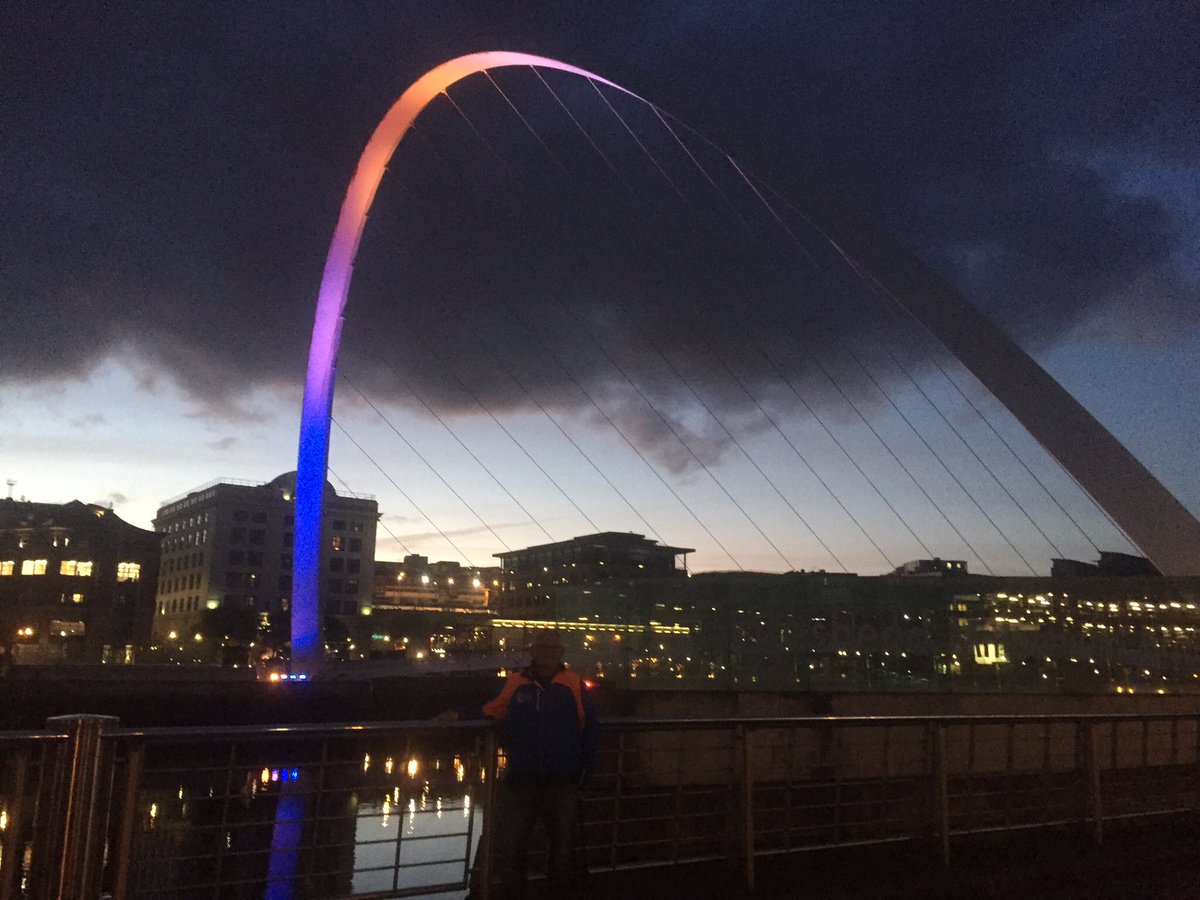 #MNDAwareness #MyEyesSay
Gateshead Millennium Bridge 
Illuminated to raise awareness of 
Motor Neurone Disease