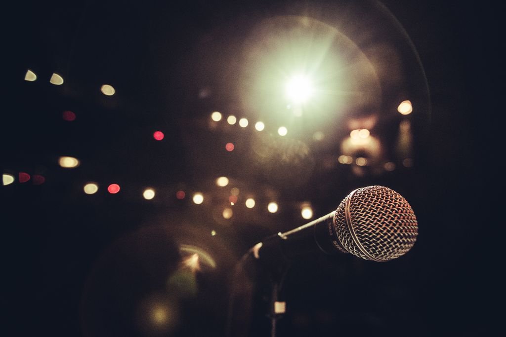 CBCDay6's tweet photo. "Often in these stories there's something that speaks to who we are." - @burnzieny on #20YearsOfStories @TheMoth. https://t.co/B5QkWwbrvY https://t.co/XeGz63N6C3