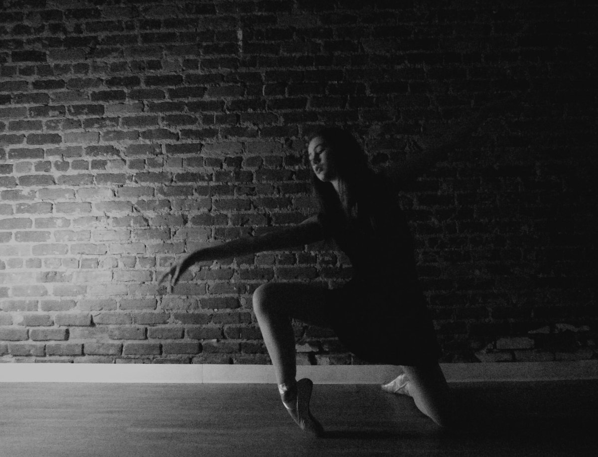 emmacdykes's tweet photo. shadows 

[by @SarahCateRice] https://t.co/dF83yBtXC6