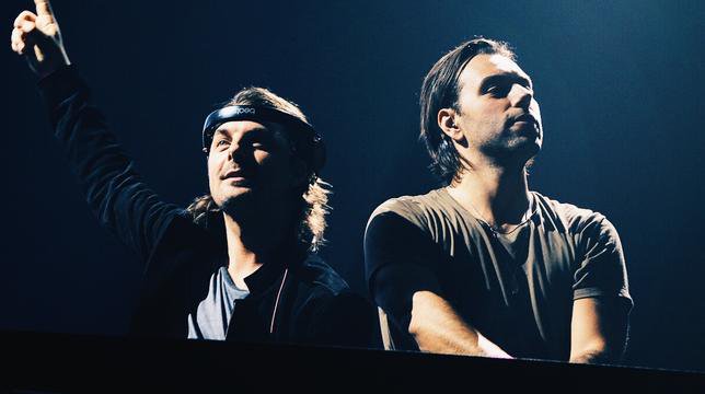 😢  Axwell Λ Ingrosso (<a href="/departureslive/">Axwell & Ingrosso</a>) forced to cancel fest set due to robbery. News on US dates forthcoming 😢

👉 dj-m.ag/2sVw5wD