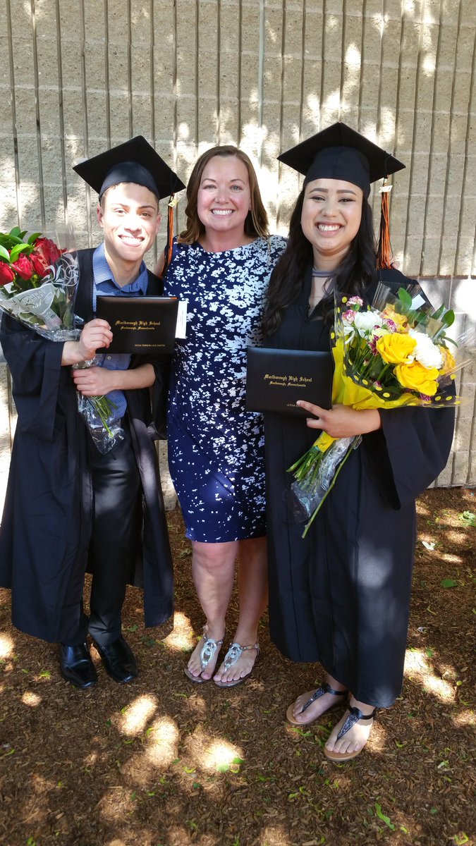 LShomphe's tweet photo. #mhsgraduation
#soproud https://t.co/6gEXaRHOoj