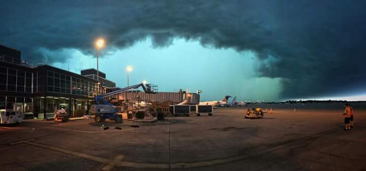 DefLepFan1983's tweet photo. #Storm on #Sunday #Minnesota #HeavyRain #LotsOfHail #StrongWinds #June11 in #AM https://t.co/BduBf8jJcL