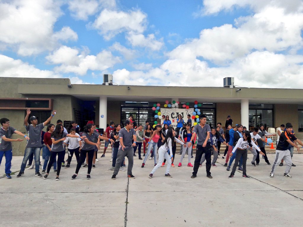 #LaEscuelaSaleDelAulaSalta