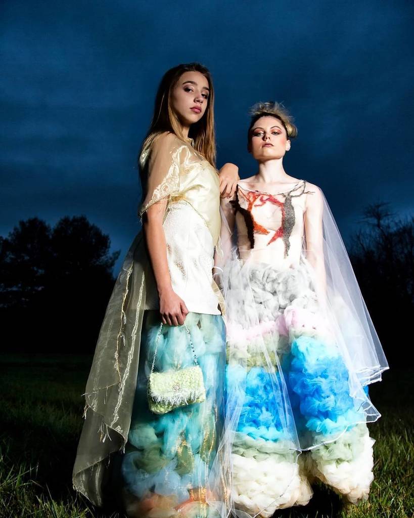JnaHauteCouture's tweet photo. Such a Fab shoot in the Rain, from an Epic trip out to see @vrfineart!Il
#streetstyle #musicawards #chicago #empire #metgala17 #ombredress
… https://t.co/8UzUseQVLR