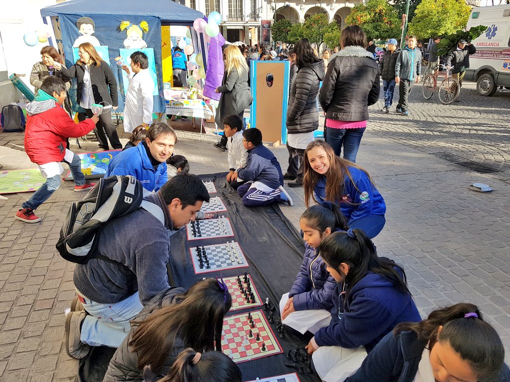 #LaEscuelaSaleDelAulaSalta