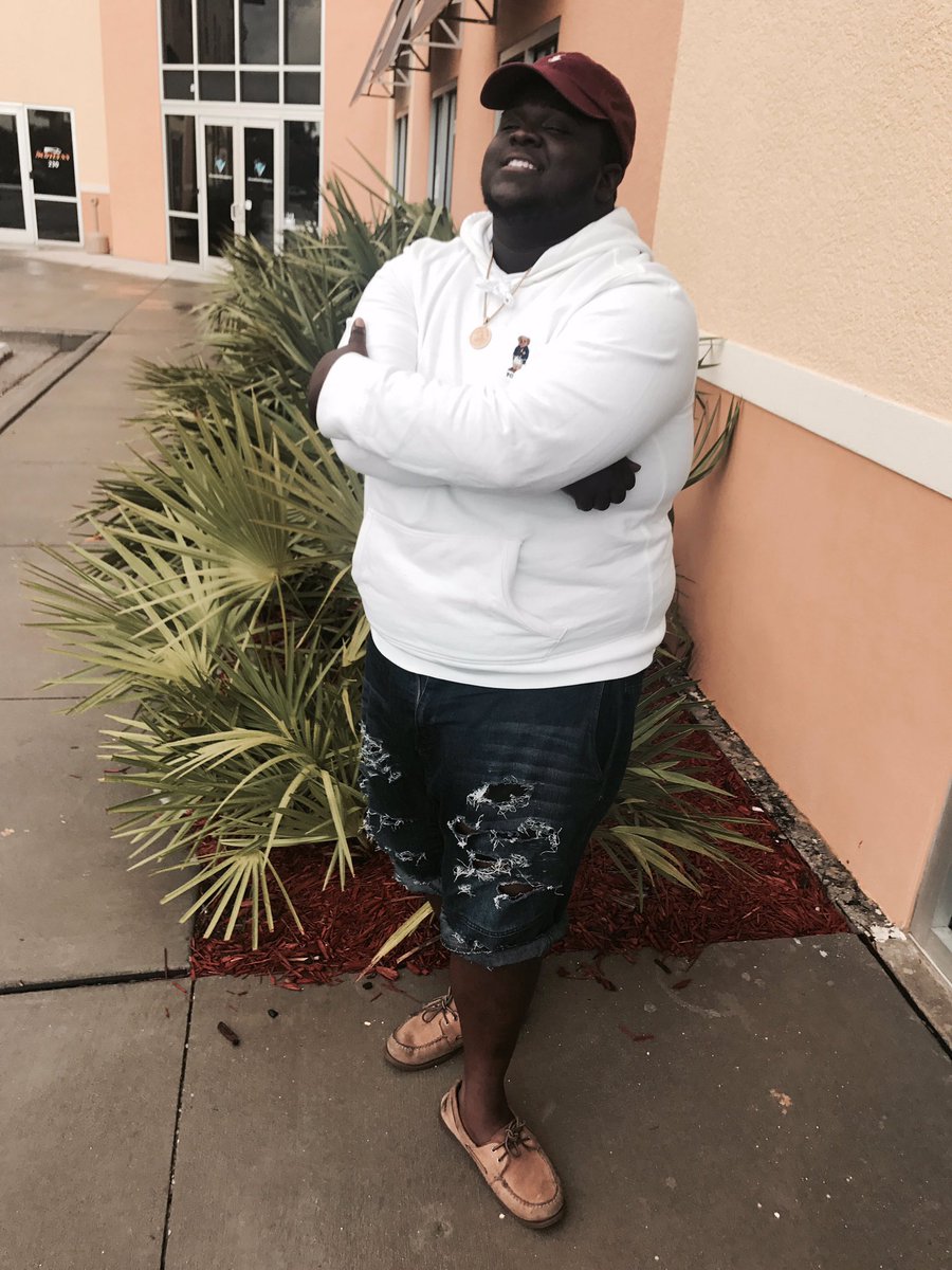 _Swav3man_'s tweet photo. 🐻🍯
#plussizefashion https://t.co/xTENUgs9Ov