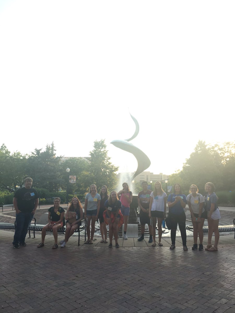 OutgoingO's tweet photo. @NewBluejays #SPOrange #StJohnsFountain https://t.co/KwcExV8aUc