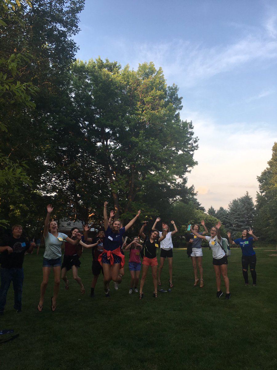 OutgoingO's tweet photo. @NewBluejays #SPOrange #Jump #JesuitGardens https://t.co/RtI48SwXrU
