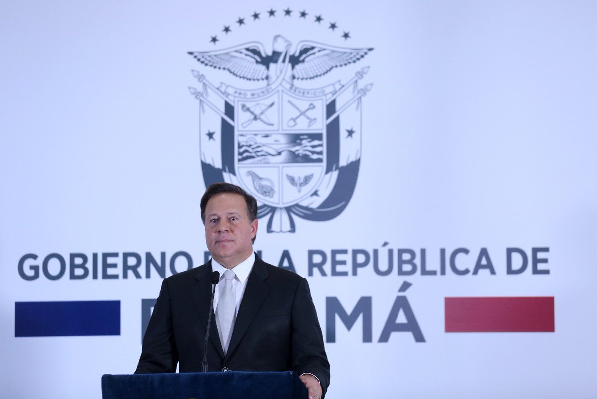 hechos_panama's tweet photo. "Hace un momento, se reunieron los Cancilleres de Panamá y China para finalizar las negociaciones" Presidente @JC_Varela https://t.co/IAmos4OOUe