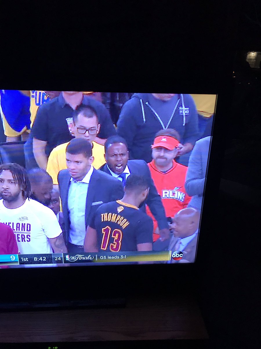Timmy_Fitz's tweet photo. @BarstoolBigCat @PFTCommenter whose mans is this https://t.co/zkhY7Rw2Uj