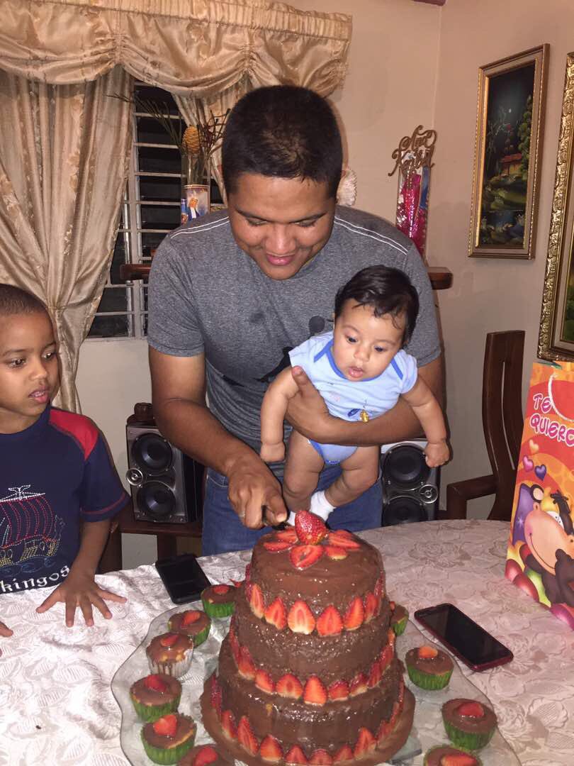 niTanTukky's tweet image. Como lo prometido es deuda RT y vas a recibir tu pedazo de torta.  #FelizCumpleañosNitantukky