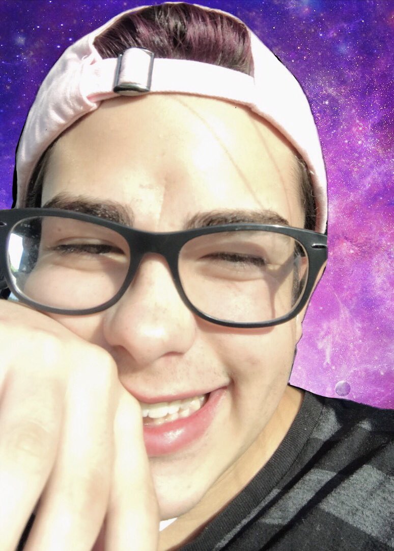 velvetethan's tweet image. I'd die for you ❤️💋

#TuesdaySelfie 
(This only took me a half hour, so if it flops I'll cry)