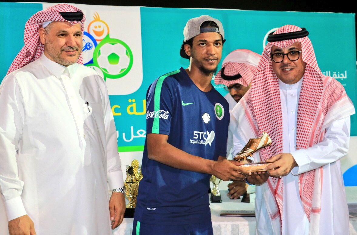 sportergah's tweet photo. حصل اللاعب محمد بلال من فريق المسلم 
على هداف #بطولة_عرقة_الرياضية بعد 
تصدره لترتيب الهدافين بسبعة أهداف .. https://t.co/DEC0SHo1JI