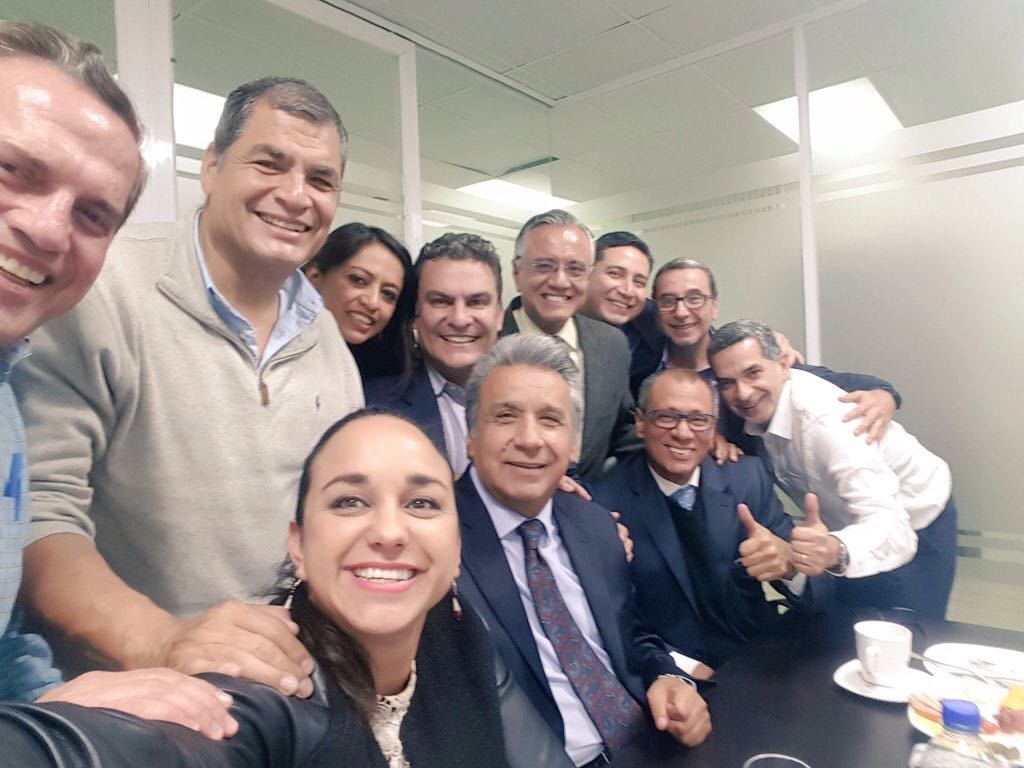 35MOVER's tweet photo. ¡A esta Revolución Ciudadana no la para nada ni nadie! @MashiRafael @Lenin @JorgeGlas @RicardoPatinoEC @GabrielaEsPais @ppsesa https://t.co/Ttp2Co7uw0