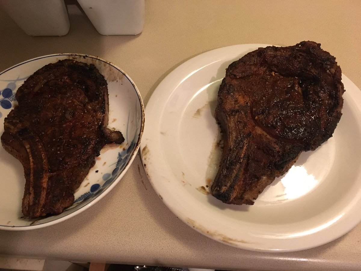 RaydonsRayd's tweet photo. 1 lb ribeye steaks tonight. Grilled to perfection. #RaydTheQue https://t.co/muYqGHKDYI