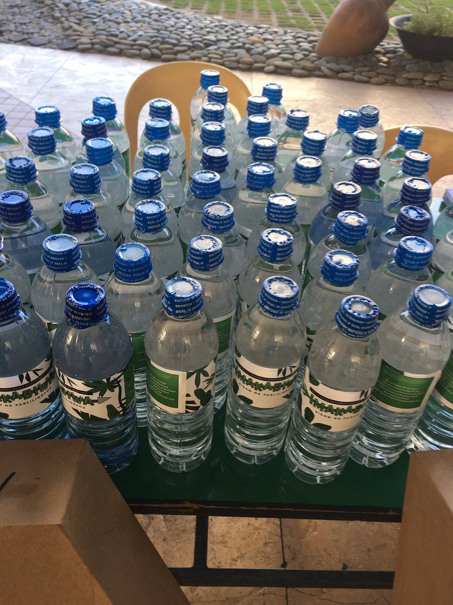 DLSUUnivWeek's tweet image. Don&apos;t forget to buy our water for only 20 pesos! Available at Henry Sy Grounds, SJ Walk and Bloemen bench. ✨#HydrateToHelp