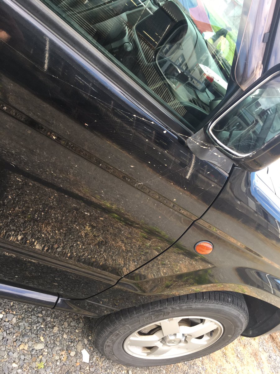 もんべ Sur Twitter 蜘蛛の巣張られてる車初めて見た 自家用車 パジェロミニ ツードア 話ならん