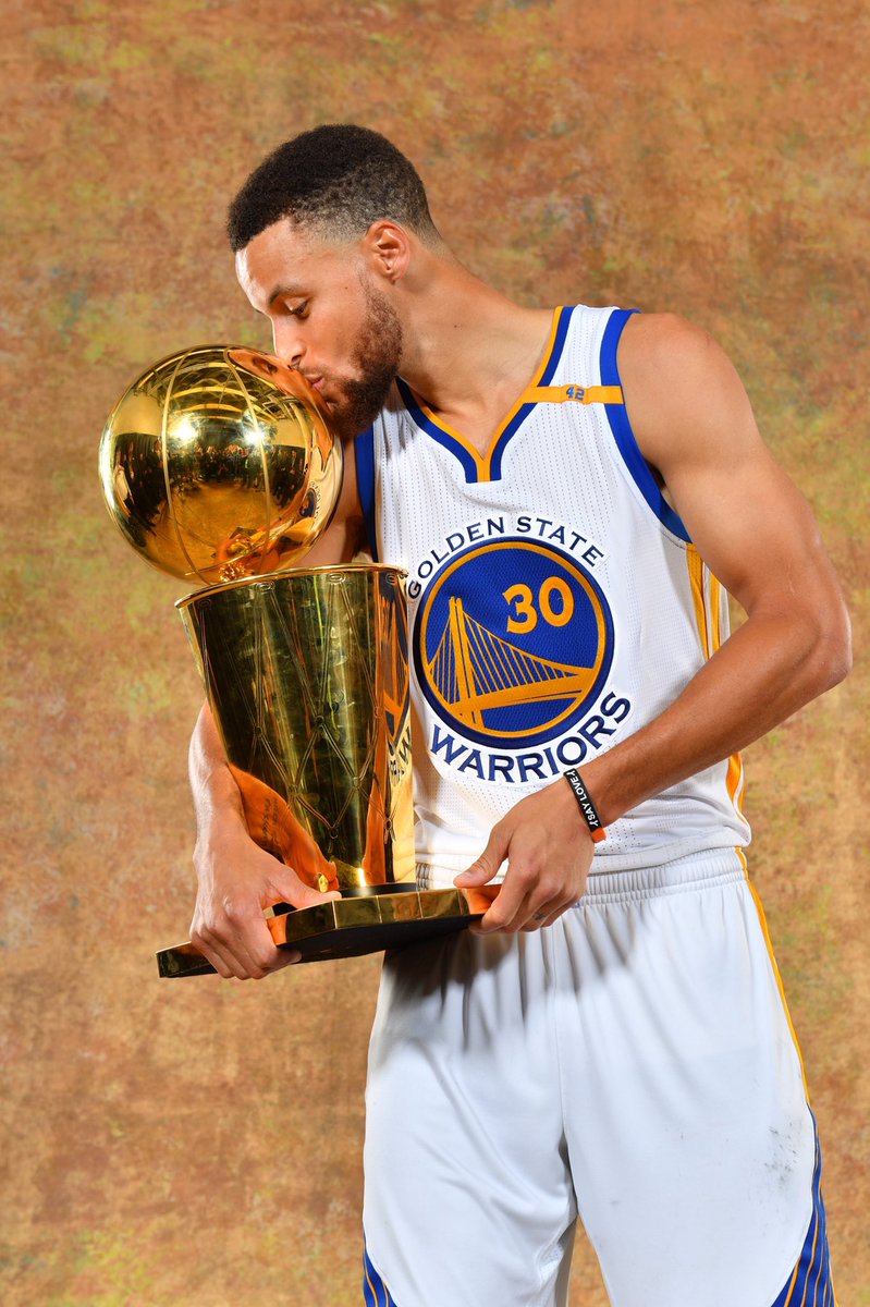 warriors's tweet photo. Champions. #DubNation https://t.co/NbGG0lqWVw