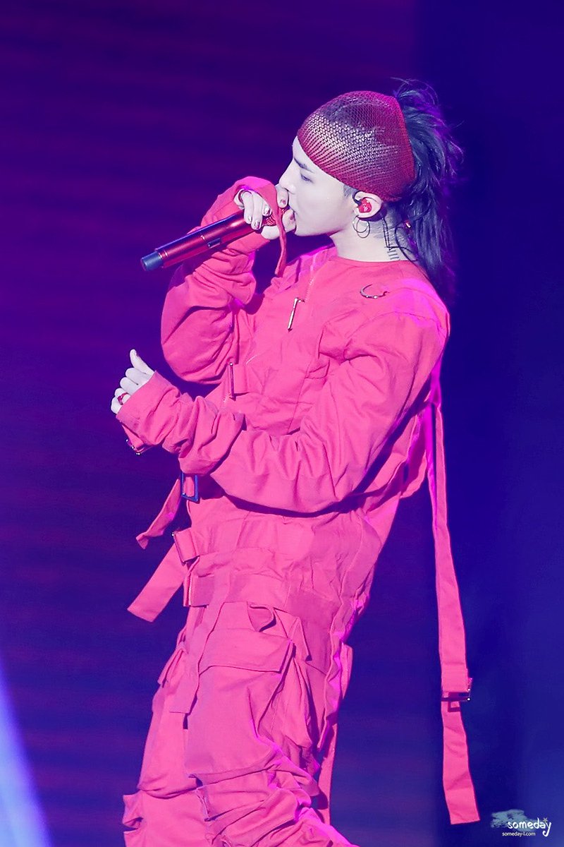 liuliu1350's tweet photo. 20170610 G-DRAGON ART III MOTTE IN SEOUL HQ 4P https://t.co/ViuLxE1mfx