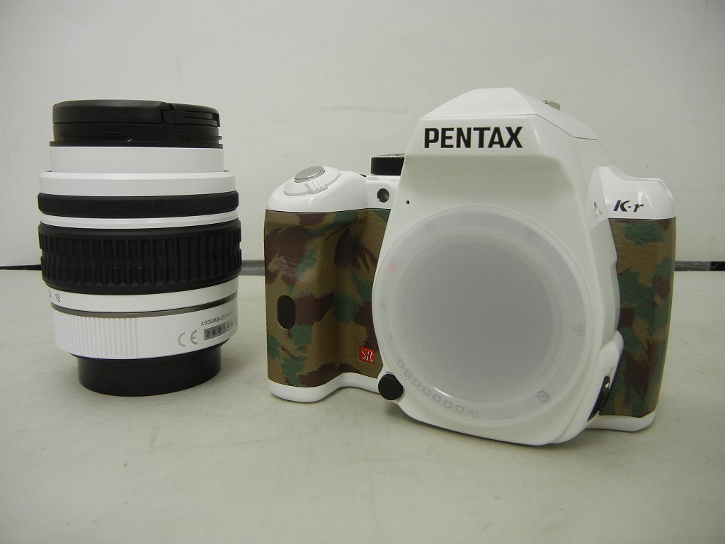 じゃんぱら名古屋大須店 على تويتر Pentax K R ホワイト レンズキット入荷 24 800円 税込 でご案内 コストパフォーマンスに優れた一眼レフカメラ 入門機としてもオススメな一品です グリップが迷彩色に 迷彩色 そんな遊び心満載な機種です T じゃんぱら名古屋大須店 على تويتر Pentax K R ホワイト レンズキット入荷 24 800円 税込 でご案内 コストパフォーマンスに優れた一眼レフカメラ 入門機としてもオススメな一品です グリップが迷彩色に 迷彩色 そんな遊び心満載な機種です T