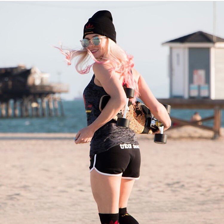 AlohaRadioBand's tweet image. Happy @_SCST_ #MusicMerchMon! Reppin' the @tribalseeds fam💖 Catch us on tour together in Sept w/ @pepperlive &amp;amp; @fortunateyouth310!
❤️🤘💚