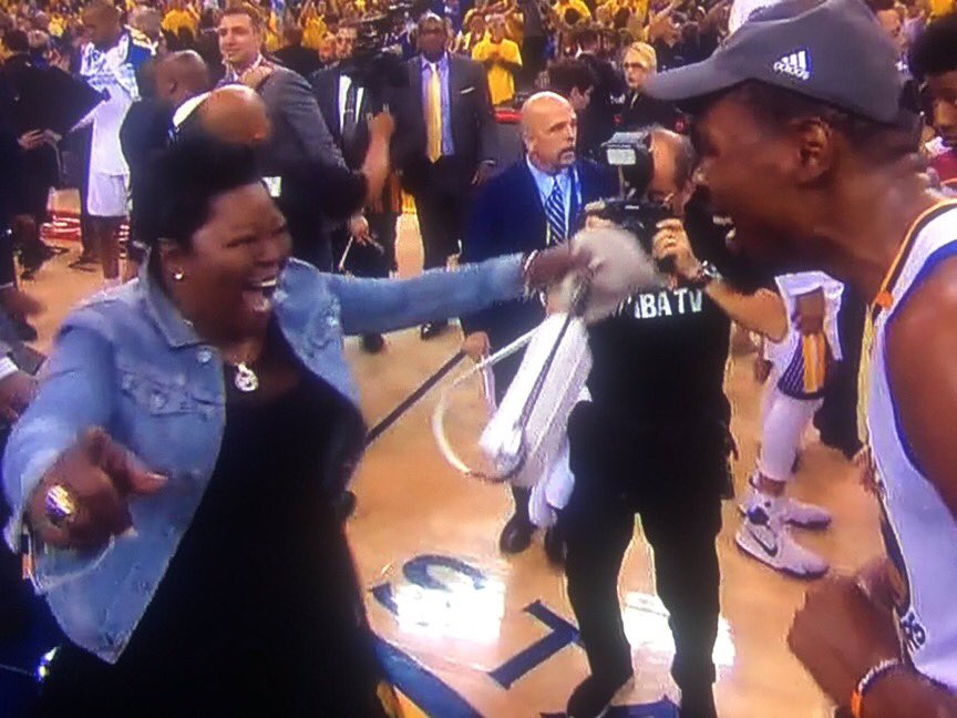 kobe9616's tweet photo. Idc how you feel about Durant, you cant help but be happy for him in this moment 🏆 https://t.co/rX7WFEakdd