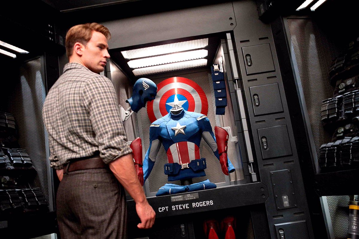 HandsTiedChloeX's tweet image. OH MY BABY! #HappyBirthdayChrisEvans hope you have a magical day today! Now to watch all Chris movies today! I LOVE YOU CHRIS 😍😘💕