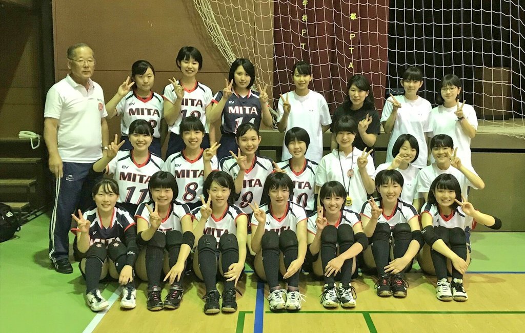comeonVBC's tweet photo. 6/11(Sun)
桜先輩の引退試合でした。
あと一回勝てれば、来週まで一緒に部活できたのになあ😭
でも、みんな精一杯頑張っていてとてもかっこよかったです！
桜先輩お疲れ様でした☺
みんな桜先輩が大好きです https://t.co/zqyivOj0xD