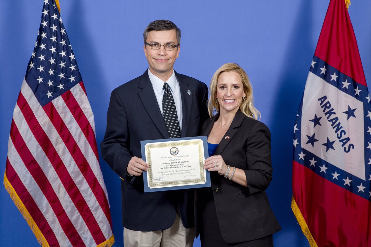 LGRutledge's tweet photo. Today marks the end of watch for Lt. Patrick Weatherford, the Jackson County Outstanding Law Enforcement Officer of the Year in 2016. #arpx https://t.co/xI7r9hy8ZS