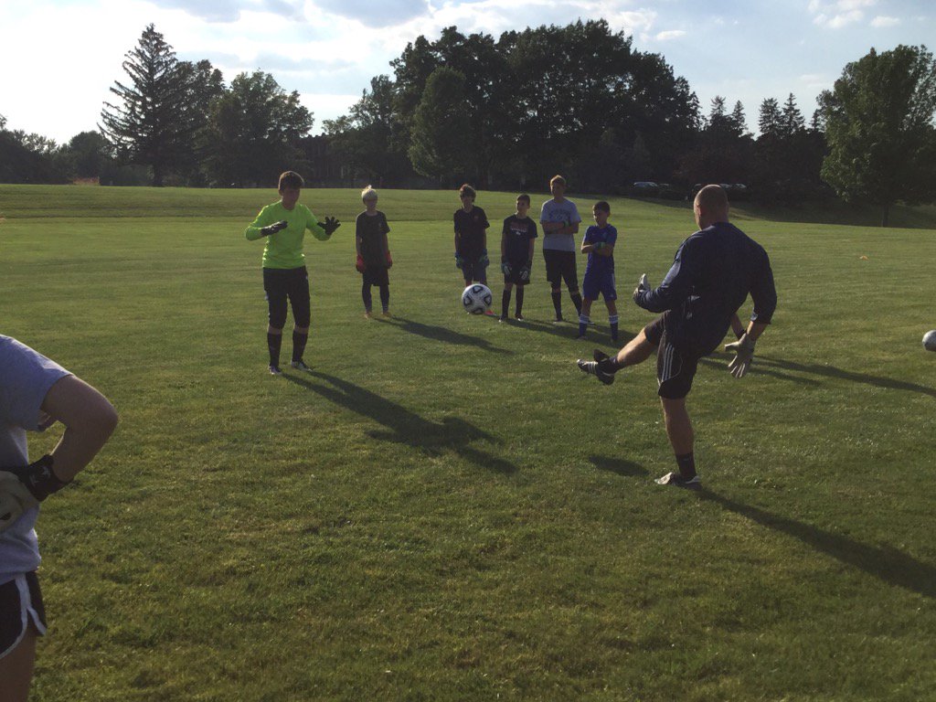 GreatLakesGK's tweet photo. Get start to camp.  Lost of improvement in one day.  A ton of talented goalkeepers #glgk https://t.co/sE3fhgFLs5