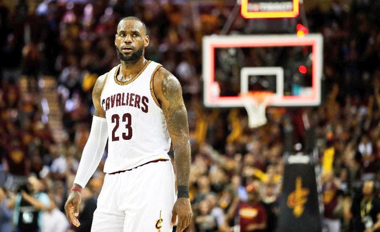 plugjmitch's tweet image. LeBron averaged...

34pts
12rebs
10ast

against a 73 win team who add Kevin Durant, don't disrespect him.