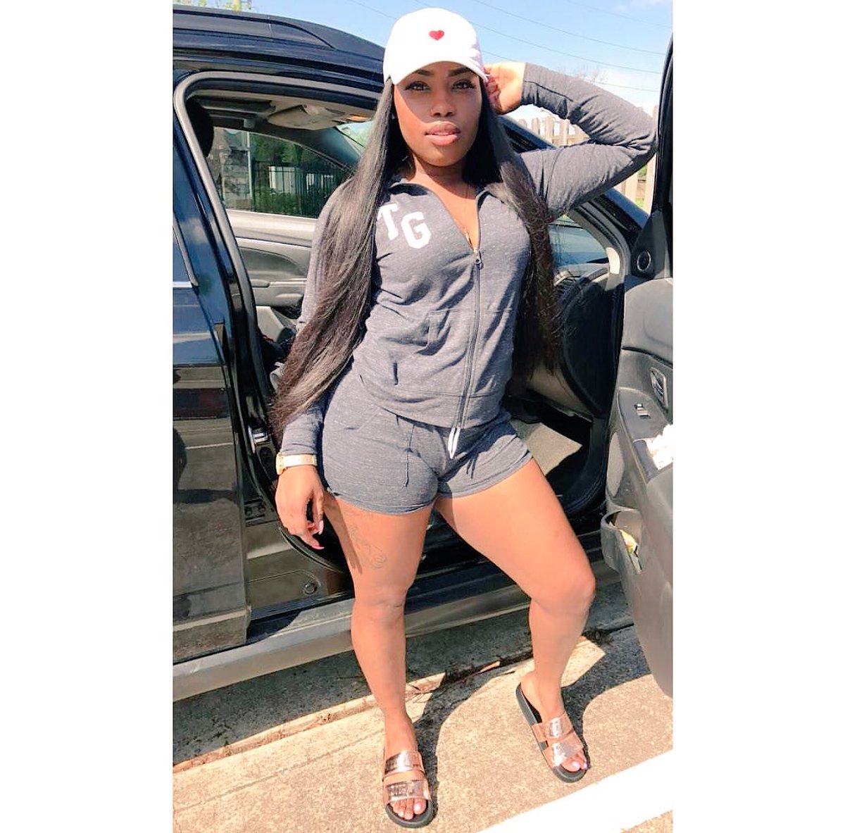iamcocochanel's tweet photo. Single, young,&amp; living ❤️ https://t.co/5O19ttEGkW