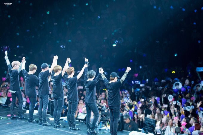itsnochuspam's tweet photo. HAPPY 4th ANNIVERSARY BTS 💓💓
13 June 2017
©owner 
#2017BTSFESTA #방탄소년단 #꿀에펨방송시작 #JIMIN #BTS4thAnniversary #ARMYSelcaDay #ARMYsFestaProfile https://t.co/ZFmq0bqTyI