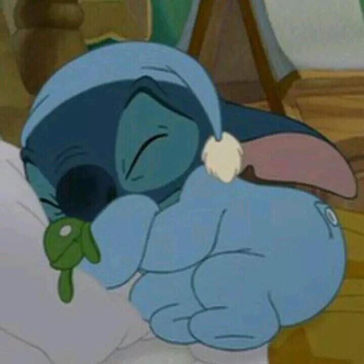 MogrovejoSelene's tweet photo. Yo con este maldito frío mientras le gente tonea. https://t.co/eSDTato4lO