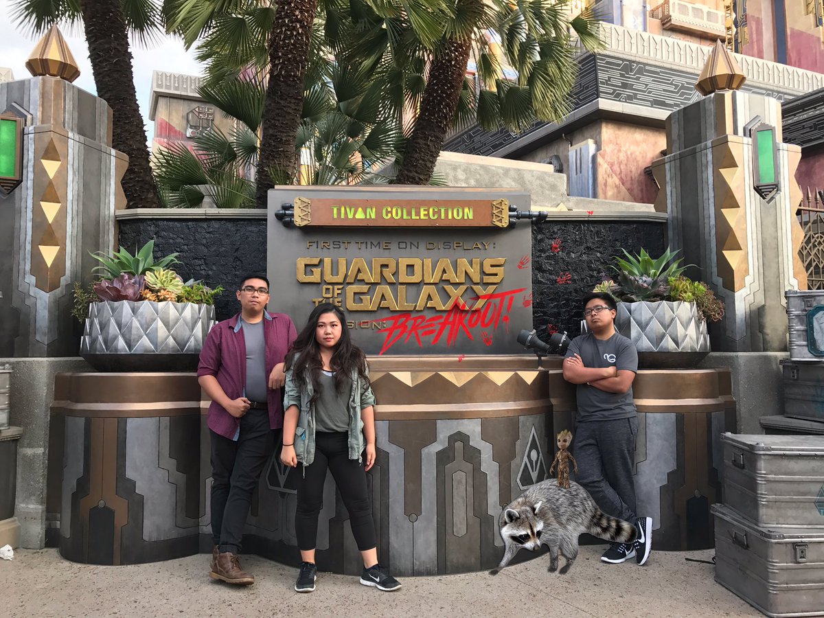 iziinatizzy's tweet photo. i thought photoshopping rocket & groot in already looked fake... then these happened LOL #Disneybound #Marvelbound https://t.co/WN9sFJui08