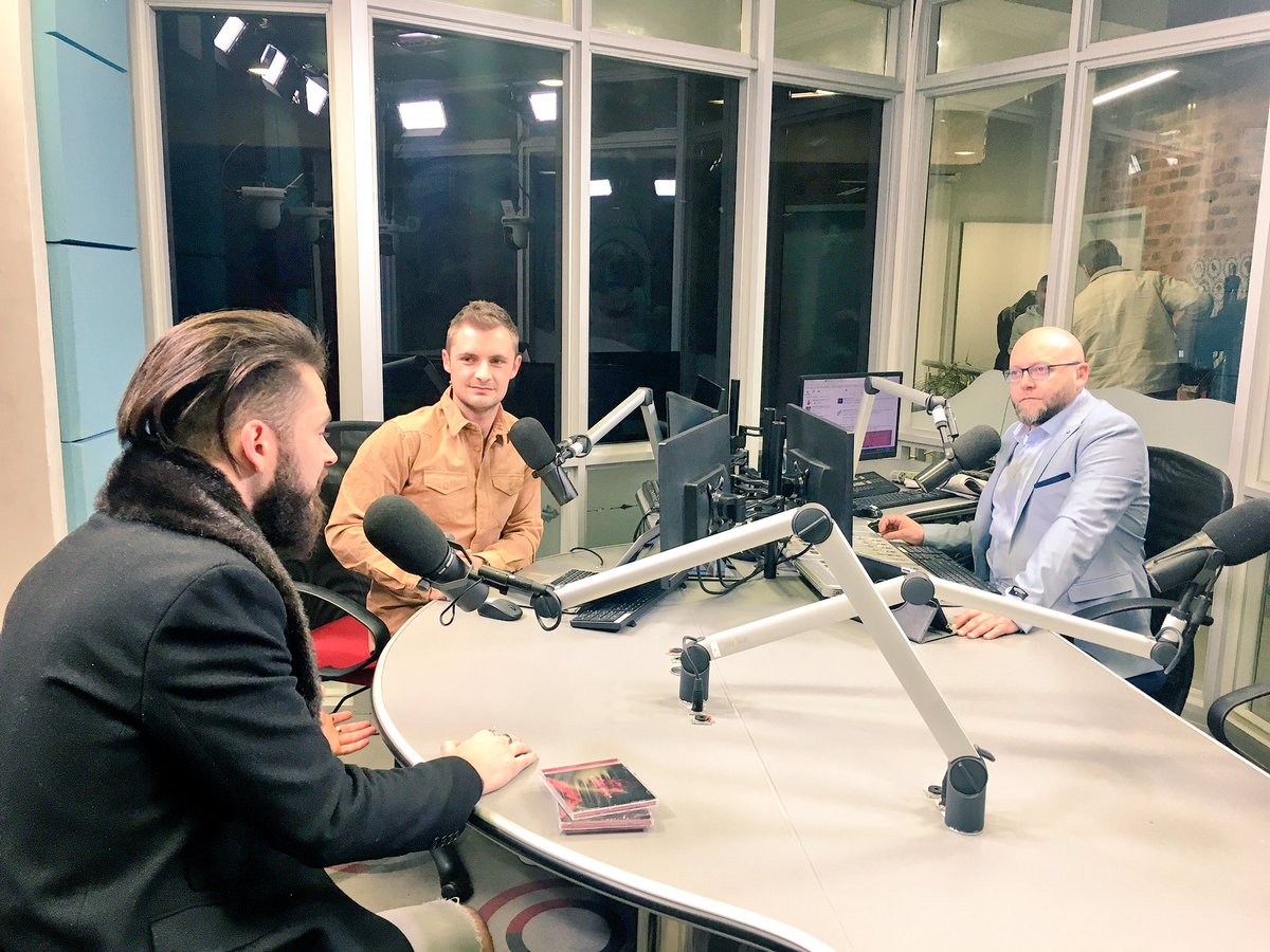 DanielBaronSA's tweet photo. Live now on @GrootFM &amp; @kykNETtv channel 144 with these legends @Johrne &amp; @HendriMyb #DBweekend #WeekendOfMassDestruction https://t.co/3R9gYRdxuV