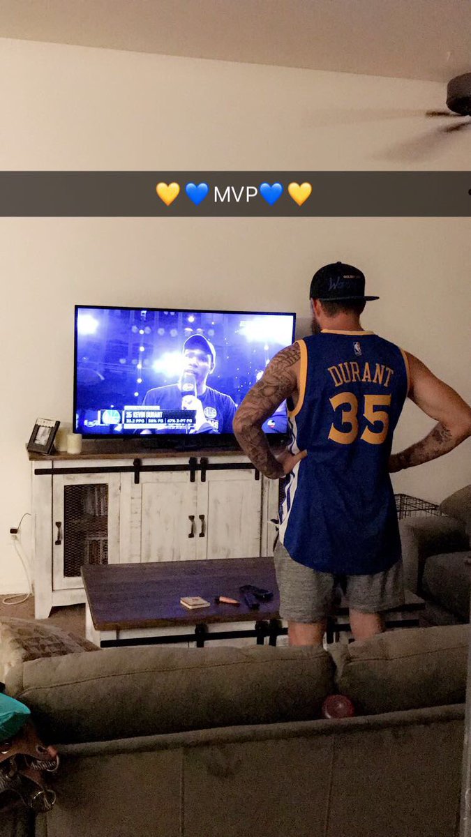 BrittanyBarnum3's tweet photo. Congrats @KDTrey5 #MVP #gobacktoback #35 #GoldenStateWarriors https://t.co/ImluqO7jQN