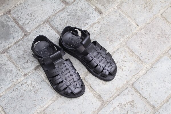 SMACLO's tweet photo. 【#ahehe ×#jerusalemsandal 】
艶感あるレザーと肉厚なソールを装備した別注モデル。
https://t.co/YtehpyGpYG
#smartclothingstore #アヘヘ #エルサレムサンダル #スマクロ #スマートクロージングストア https://t.co/XKNOe9i5Ti