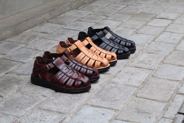 SMACLO's tweet photo. 【#ahehe ×#jerusalemsandal 】
艶感あるレザーと肉厚なソールを装備した別注モデル。
https://t.co/YtehpyGpYG
#smartclothingstore #アヘヘ #エルサレムサンダル #スマクロ #スマートクロージングストア https://t.co/XKNOe9i5Ti
