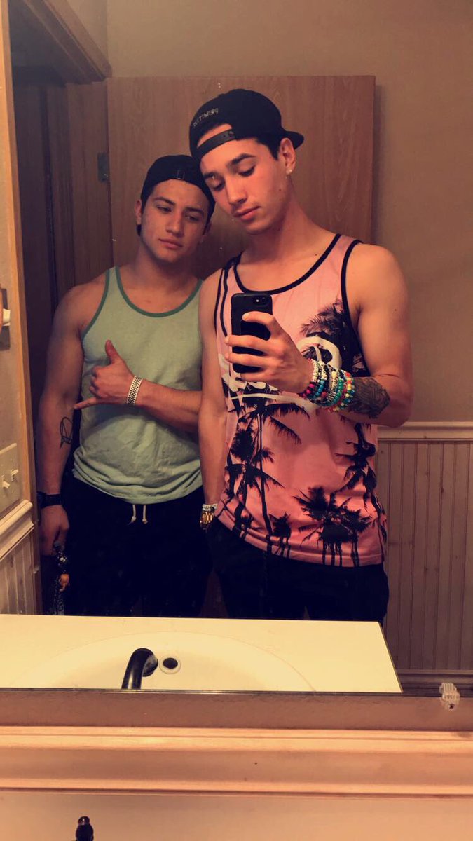 ChancelorPerez's tweet photo. Happy birthday to my best friend!!!! 
I fucking love you bro!❤🔥 https://t.co/vtFfWwiGQb