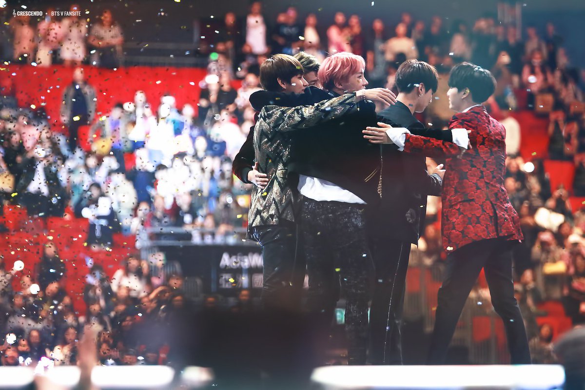 crescendo_1230's tweet photo. 멋진 사람들💕
앞으로도 더 멋진 꿈들을
함께 이루어 나가길 💕
4주년 축하해 진심으로.

#방탄소년단_4주년_4랑해 #4YearsWithBTS #HappyBTSBirthday 
#BTS #방탄소년단 @BTS_twt https://t.co/FDjqK8tgUX