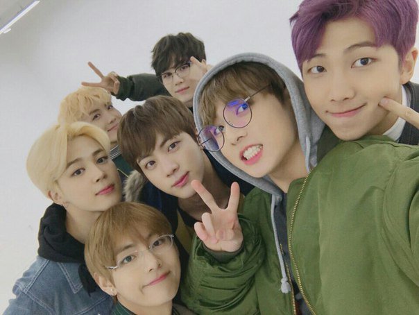 MinKsusha1's tweet photo. 그들은 내 동기입니다! 나는 그들과 만난 뒤 이렇게 많은 골을 성공했습니다. 그리고 한국의 언어는 단지 작은 부분입니다! https://t.co/gmSoFt5dJS